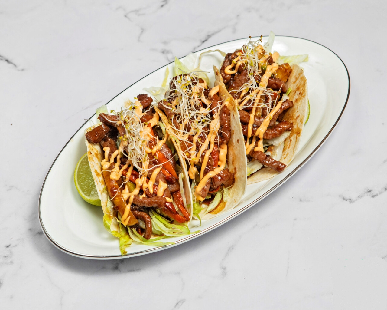 Tacos orientales de ternera con salsa teriyaki